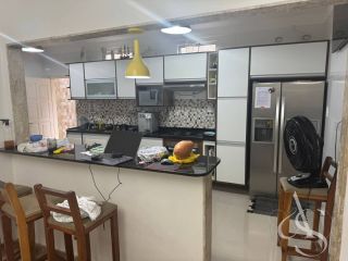 Casa 5 Quartos Porteira Fechada no Centro de Lauro de Freitas – 370m²