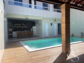 Casa 5 Quartos Porteira Fechada no Centro de Lauro de Freitas – 370m²