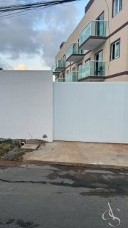 Village 2/4 com Suíte a 150m da Praia – Farol de Itapuã | 82m² | Piscina | R$ 420 mil