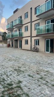 Village 2/4 com Suíte a 150m da Praia – Farol de Itapuã | 82m² | Piscina | R$ 420 mil