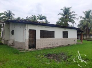 Casa Estilo Sítio com 1.000m², Piscina e Anexo – Condomínio Chácaras do Jauá – R$ 470.000