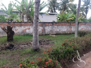 Casa Estilo Sítio com 1.000m², Piscina e Anexo – Condomínio Chácaras do Jauá – R$ 470.000