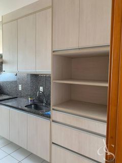 Apartamento 4/4 com 3 Suítes, 142m², Andar Alto – Caminho das Árvores