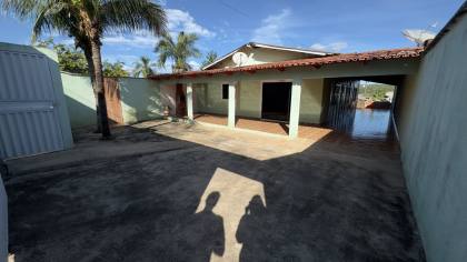 CASA DE MADEIRA NA VILA DE FURNAS