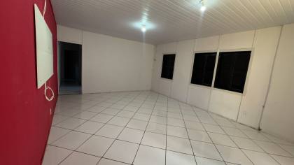 CASA DE MADEIRA NA VILA DE FURNAS