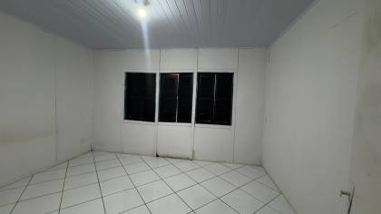 CASA DE MADEIRA NA VILA DE FURNAS