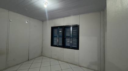 CASA DE MADEIRA NA VILA DE FURNAS