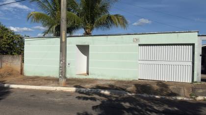 CASA DE MADEIRA NA VILA DE FURNAS