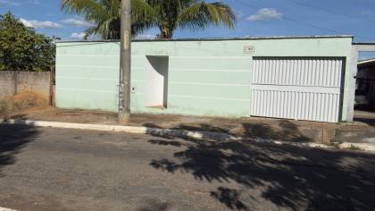 CASA DE MADEIRA NA VILA DE FURNAS