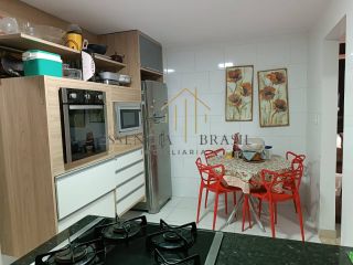 Ampla Casa em Condomínio à Venda – 4 Quartos, 3 Suítes – Próximo à Estrada do Coco | Abrantes