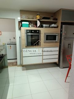 Ampla Casa em Condomínio à Venda – 4 Quartos, 3 Suítes – Próximo à Estrada do Coco | Abrantes