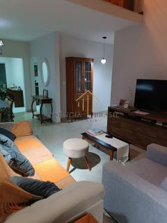 Ampla Casa em Condomínio à Venda – 4 Quartos, 3 Suítes – Próximo à Estrada do Coco | Abrantes