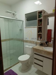Ampla Casa em Condomínio à Venda – 4 Quartos, 3 Suítes – Próximo à Estrada do Coco | Abrantes