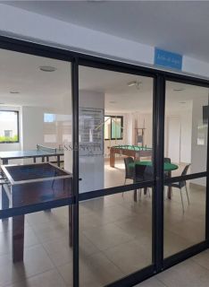 EXCELENTE COBERTURA DUPLEX 2 quartos, a 10 minutos do Aeroporto, no Centro de Lauro de Freitas