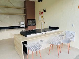 EXCELENTE APARTAMENTO novo em Buraquinho, a 5 minutos da praia