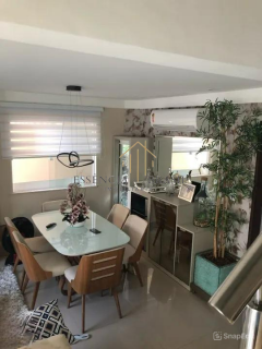 EXCELENTE CASA DUPLEX 3 quartos a 650 metros da Praia de Ipitanga