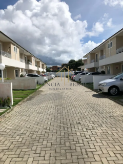 EXCELENTE CASA DUPLEX 3 quartos a 650 metros da Praia de Ipitanga