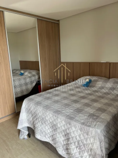 EXCELENTE CASA DUPLEX  com 5 suítes, em Condomínio Clube a 200 metros da Estrada do Côco