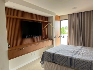 EXCELENTE CASA DUPLEX  com 5 suítes, em Condomínio Clube a 200 metros da Estrada do Côco