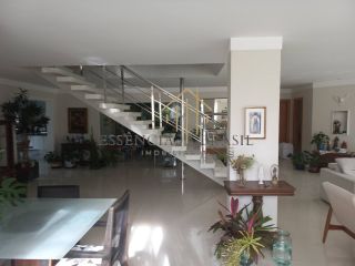 EXCELENTE CASA DUPLEX em Condomínio Clube, em Lauro de Freitas
