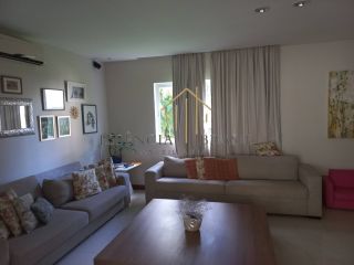 EXCELENTE CASA DUPLEX em Condomínio Clube, em Lauro de Freitas