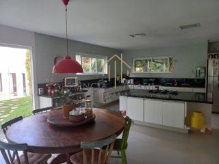 EXCELENTE CASA DUPLEX em Condomínio Clube, em Lauro de Freitas