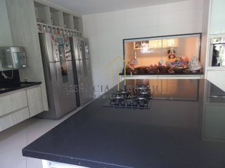 EXCELENTE CASA DUPLEX em Condomínio Clube, em Lauro de Freitas