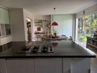 EXCELENTE CASA DUPLEX em Condomínio Clube, em Lauro de Freitas