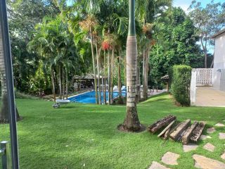 EXCELENTE CASA DUPLEX em Condomínio Clube, em Lauro de Freitas