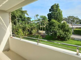 EXCELENTE CASA DUPLEX em Condomínio Clube, em Lauro de Freitas