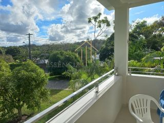 EXCELENTE CASA DUPLEX em Condomínio Clube, em Lauro de Freitas