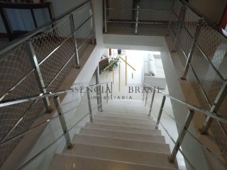 EXCELENTE CASA DUPLEX em Condomínio Clube, em Lauro de Freitas