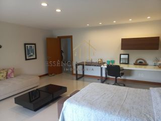 EXCELENTE CASA DUPLEX em Condomínio Clube, em Lauro de Freitas