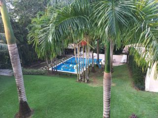 EXCELENTE CASA DUPLEX em Condomínio Clube, em Lauro de Freitas