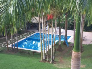 EXCELENTE CASA DUPLEX em Condomínio Clube, em Lauro de Freitas