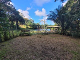 EXCELENTE CASA DUPLEX em Condomínio Clube, em Lauro de Freitas