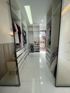 LINDA CASA com 3 suítes em Condomínio, a 5 minutos da Praia de Buraquinho