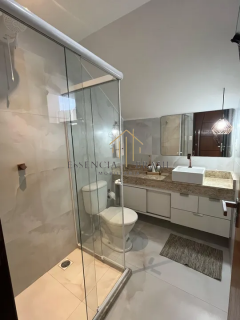 LINDA CASA com 3 suítes em Condomínio, a 5 minutos da Praia de Buraquinho
