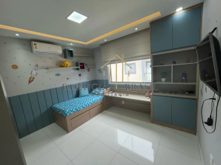 LINDA CASA com 3 suítes em Condomínio, a 5 minutos da Praia de Buraquinho