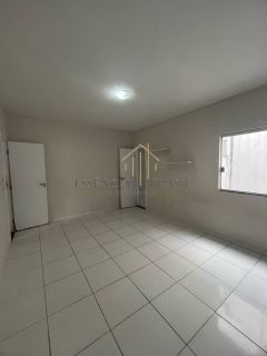 ÓTIMA CASA TRIPLEX 5 quartos a 600 metros da Praia de Ipitanga