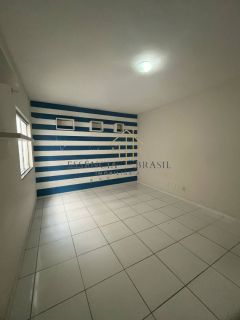 ÓTIMA CASA TRIPLEX 5 quartos a 600 metros da Praia de Ipitanga