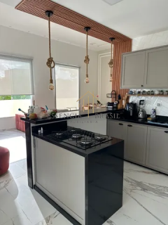 EXCELENTE CASA 3 suítes em condomínio a 5 minutos da Estrada do Côco