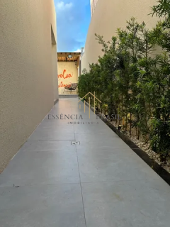 EXCELENTE CASA 3 suítes em condomínio a 5 minutos da Estrada do Côco