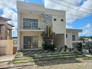 EXCELENTE CASA TRIPLEX com 4 suítes em condomínio, no Caji