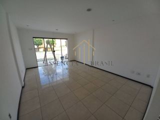EXCELENTE CASA TRIPLEX com 4 suítes em condomínio, no Caji