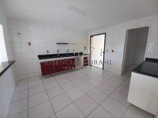 EXCELENTE CASA TRIPLEX com 4 suítes em condomínio, no Caji