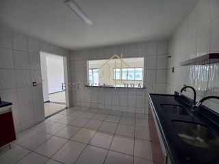 EXCELENTE CASA TRIPLEX com 4 suítes em condomínio, no Caji