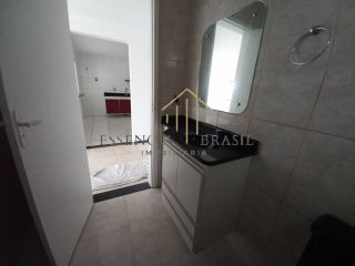 EXCELENTE CASA TRIPLEX com 4 suítes em condomínio, no Caji