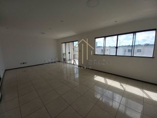 EXCELENTE CASA TRIPLEX com 4 suítes em condomínio, no Caji