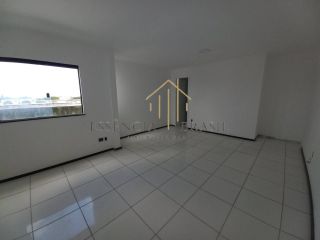 EXCELENTE CASA TRIPLEX com 4 suítes em condomínio, no Caji